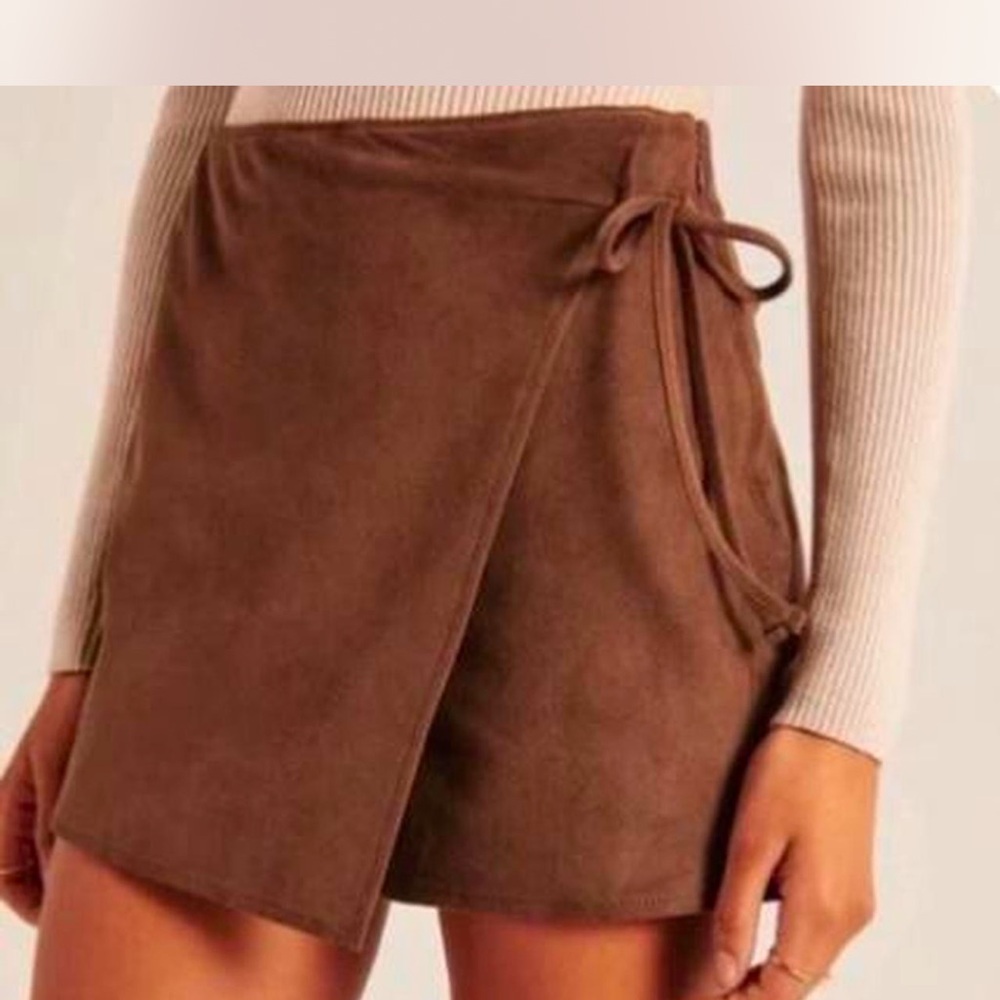 Abercrombie vegan suede skort